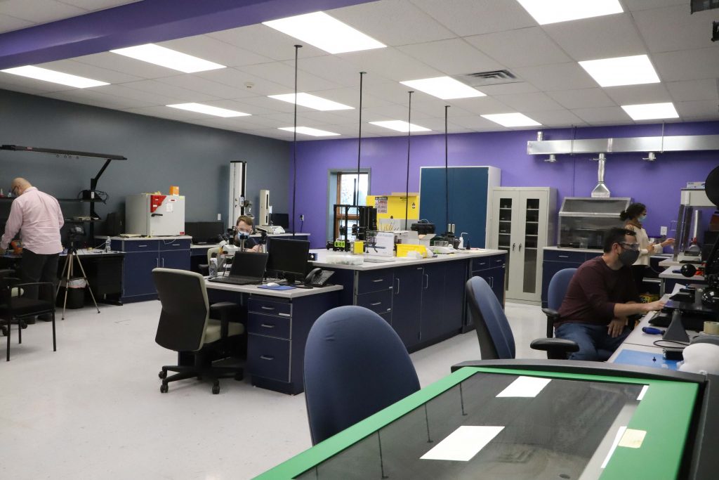 State-of-the-art rapid prototyping and advanced manufacturing laboratory